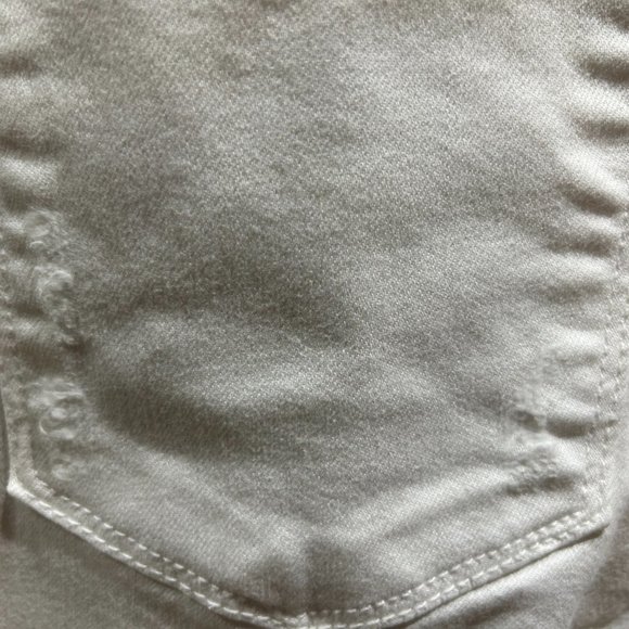 NWT - Judy Blue White Distressed Boyfriend Jeans Size 9/29 - Picture 7 of 8